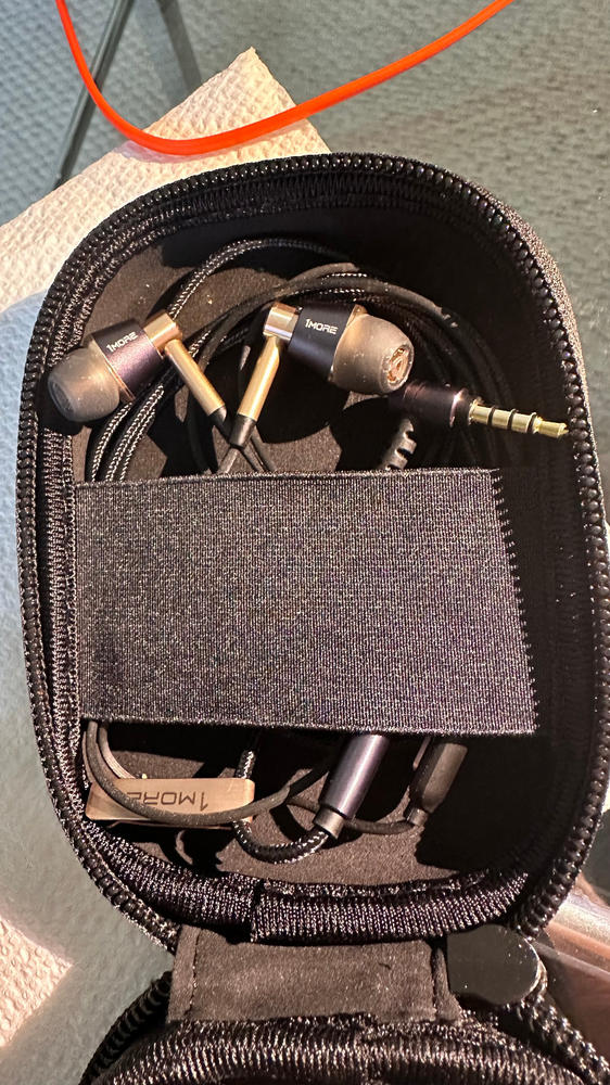 1MORE Triple Driver In-Ear Headphones - Customer Photo From Ulises Colina